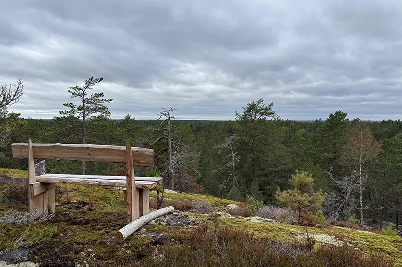 Utsiktsberget på etapp 4 av Roslagsleden med milsvid utsikt
